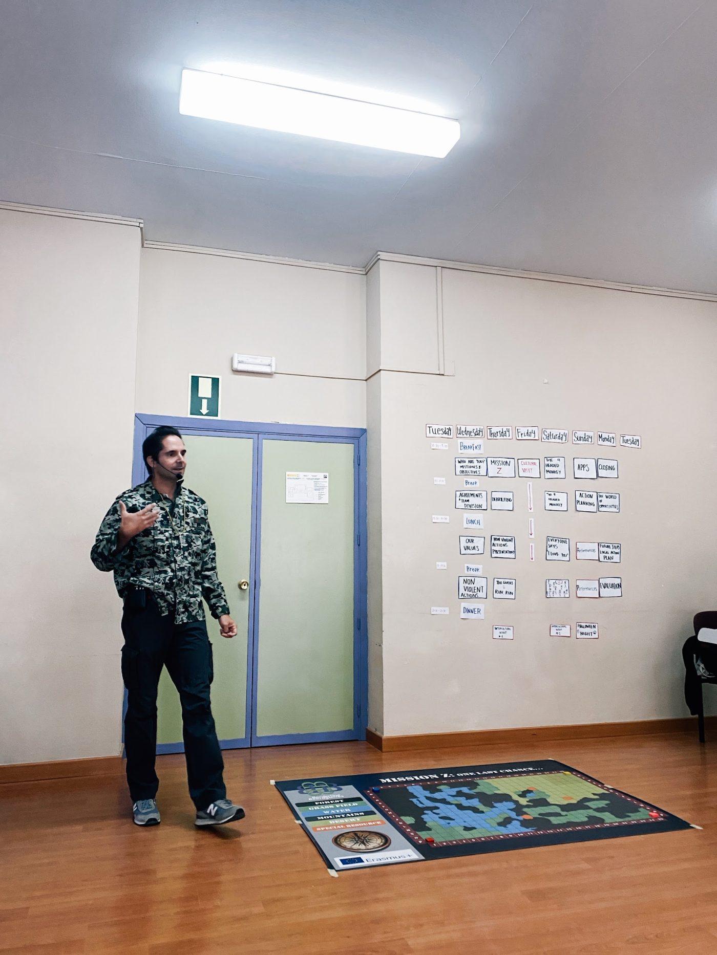 One Step Beyond: Un curso sobre Conflicto y Paz